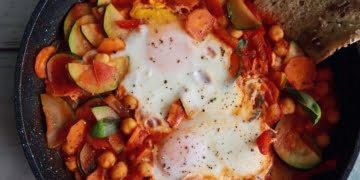 Receita de Shakshuka super saborosa e saudável
