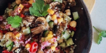 Receita de Quinoa Bowl, com molho de Manga picante