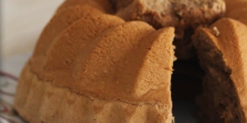 Receita do Bolo de Café com Nozes fofo e crocante