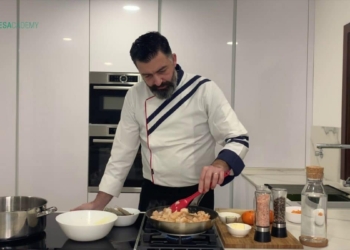 Receita de Tagliatelle com Camarão e Tangerina