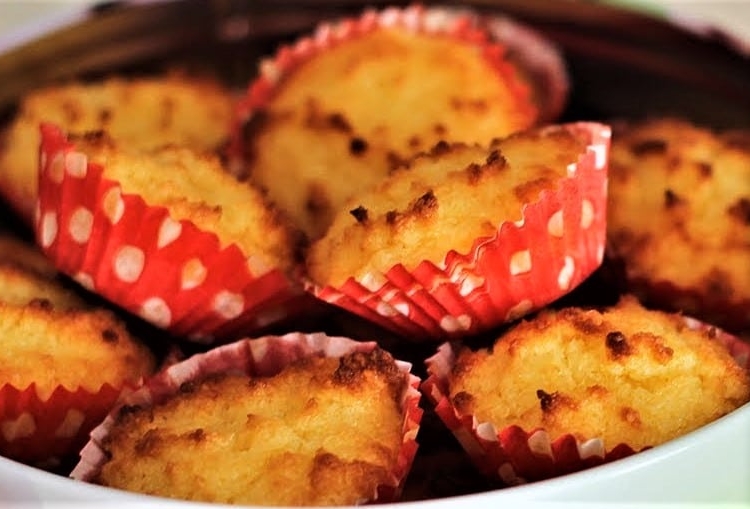 Receita dos Bolinhos de Coco húmidos