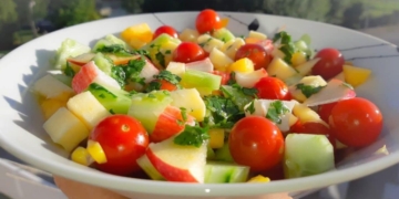 Receita da Salada Tropical fresca e saborosa