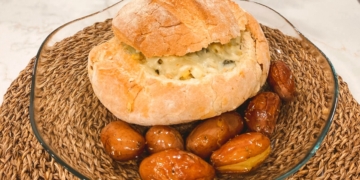 Receita de Bacalhau no Pão com Batata à Murro