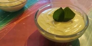 Receita da Mousse de Chocolate Branco e Hortelã muito fresca