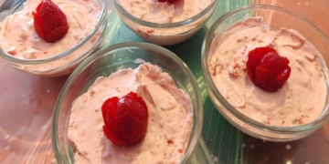 Receita da Mousse de Morango só com 2 ingredientes