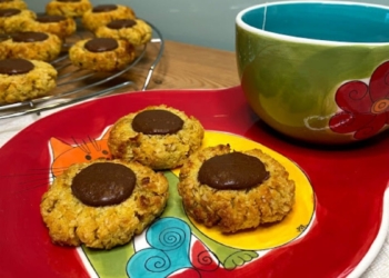 Receita dos Biscoitos de Coco, Aveia e Chocolate