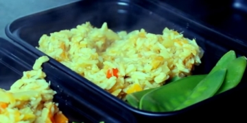 Receita de Arroz de Atum com Legumes rápido e saboroso