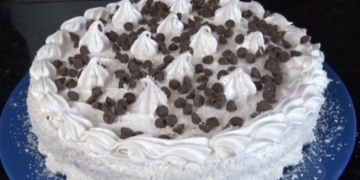 Receita do Bolo de Chocolate com Merengue Suíço delicioso