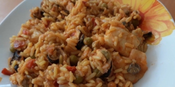 Receita da Paella de Marisco e Peixe bem rápida