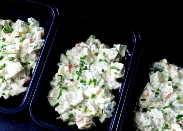 Receita da Salada de Frango com Molho de Caril e Queijo Quark
