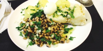 Receita de Bacalhau Cozido com Feijão Frade