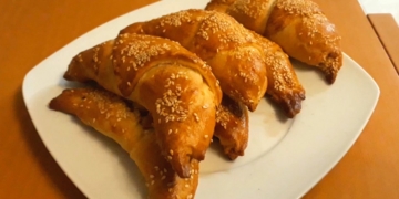Receita dos Pães Recheados com Atum, Azeitonas e Harissa mais conhecidos da Líbia