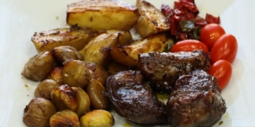 Receita de Bochechas de Porco Assadas no Forno com Castanhas
