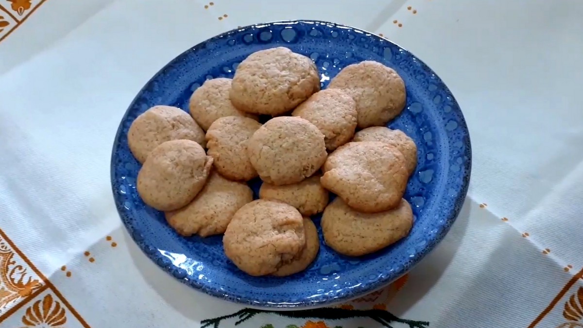 Receita de Bolachas de Mel e Canela rápidas e deliciosas