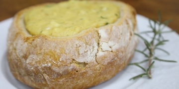 Receita da Açorda de Bacalhau no Pão