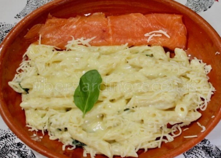 Receita de Macarrão com Molho Branco