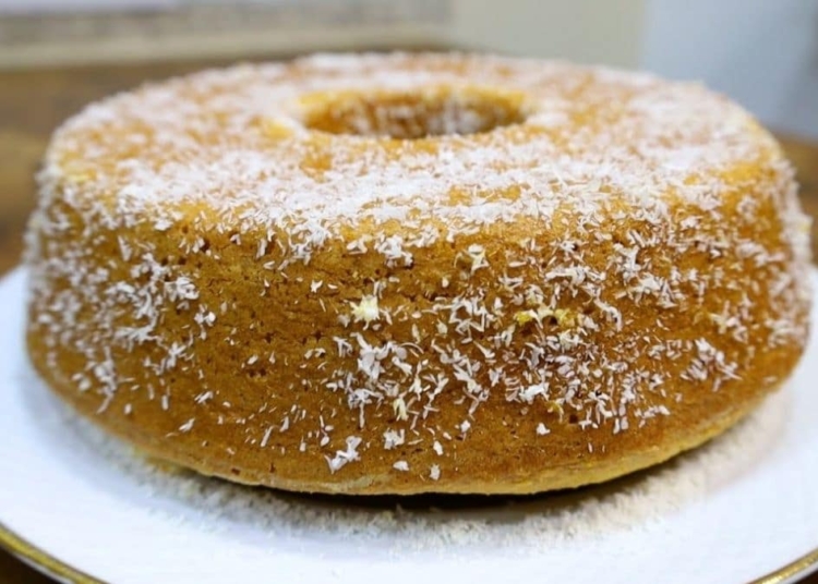 Receita do Bolo de Coco simples e fofinho