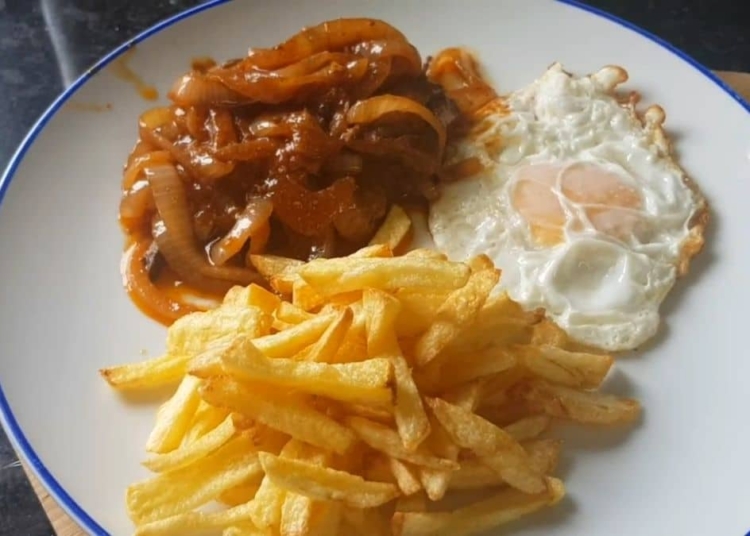 Receita das Iscas de Fígado de Porco com Cebolada