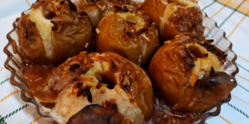 Receita de Maçãs Assadas com Vinho do Porto e Amêndoa