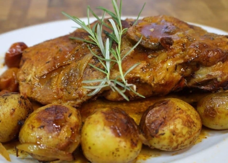 Receita de Pá de Porco Assada no Forno