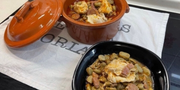 Receita de Favas Guisadas com Chouriço e Ovos Escalfados