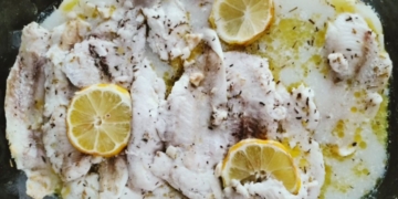 Receita de Filetes de Pescada com Limão e Ervas Aromáticas