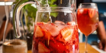 Receita da Sangria Rosé para os dias de calor