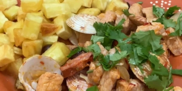 Receita de Carne de Porco à Alentejana