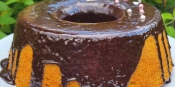 Receita do Bolo de Cenoura com Calda de Chocolate