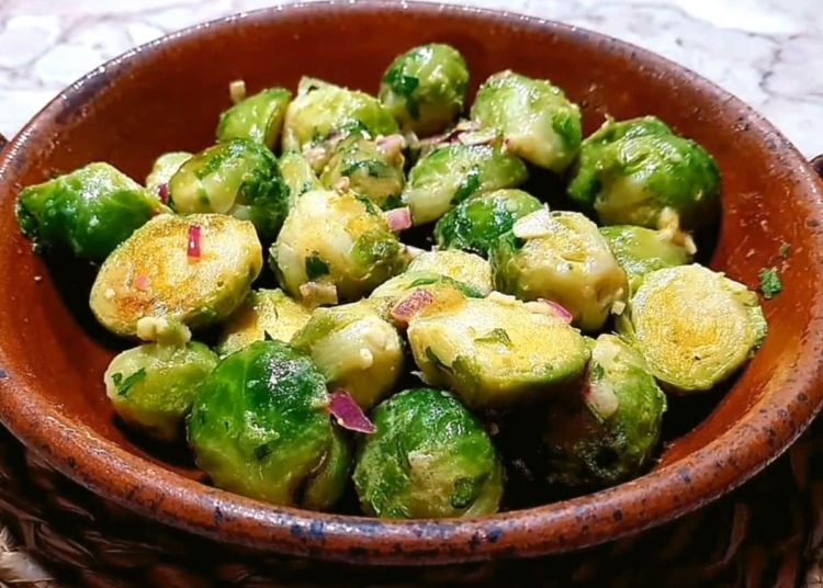 Receita das Couves de Bruxelas Salteadas com Molho de Mostarda