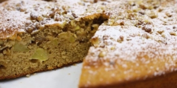 Receita saudável do Bolo de Maçã com Canela e Nozes