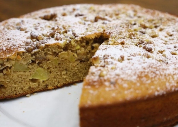 Receita saudável do Bolo de Maçã com Canela e Nozes