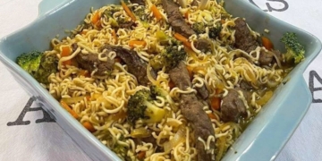 Receita de Carne Oriental com Massa Noodles
