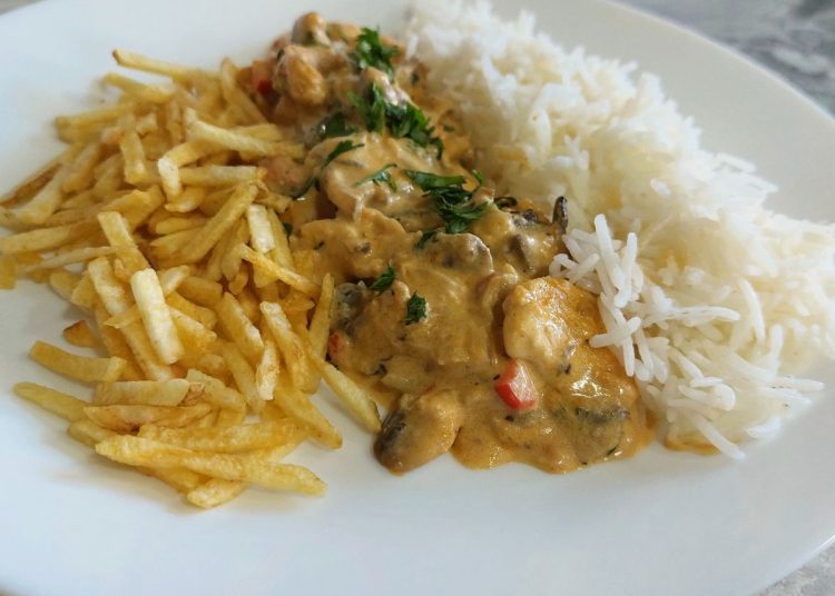 Receita de Strogonoff de Frango simples