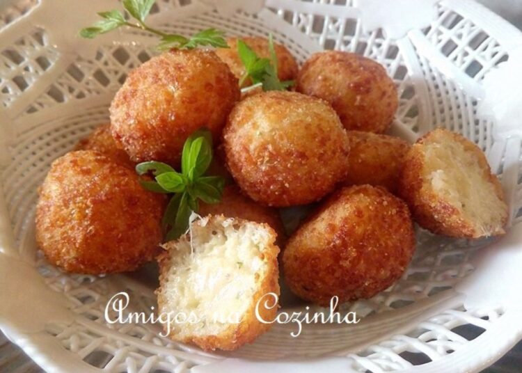Receita das Bolinhas de Queijo Mozarella
