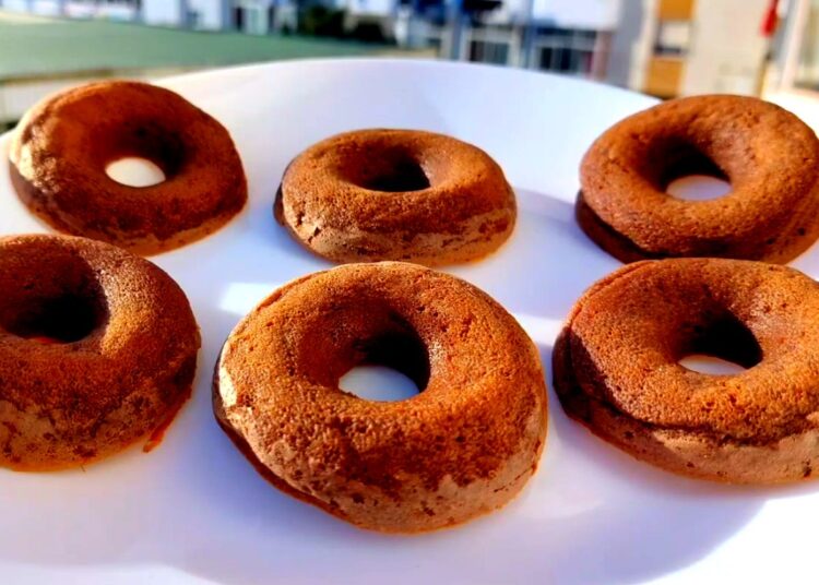 Receita dos Bolinhos de Chocolate em forma de Donuts