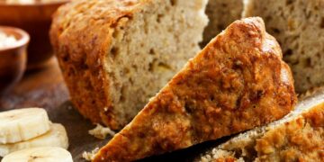 Receita do Bolo de Aveia com Banana e Pepitas de Chocolate