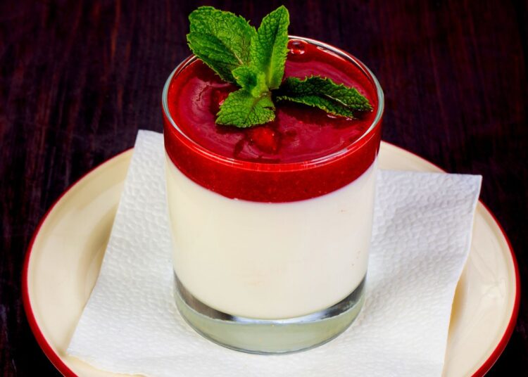 Receita de Panna Cotta de Morango