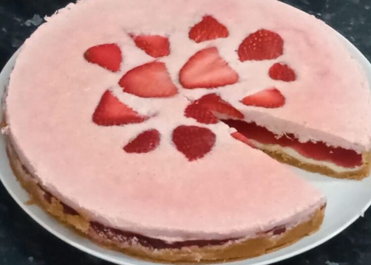 Receita da Tarte de Morango fácil e rápida