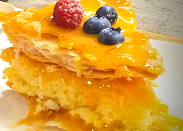 Receita irresistível do Bolo Folhado com Doce de Ovos
