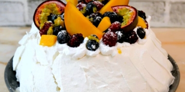 Receita da Pavlova com Chantilly e Frutas