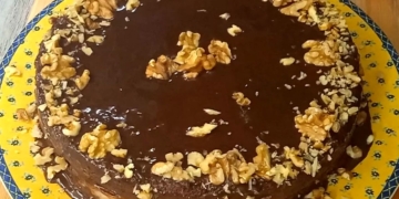 Receita do delicioso Bolo de Chocolate com Recheio de Nozes