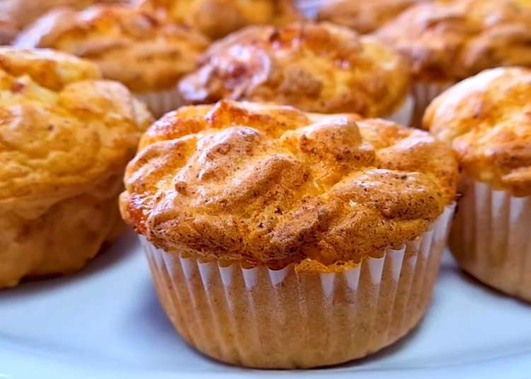 Receita dos melhores Muffins de Queijo e Bacon do mundo