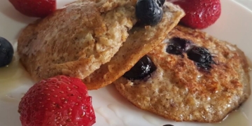 Receita saudável das Panquecas de Banana e Mirtilos