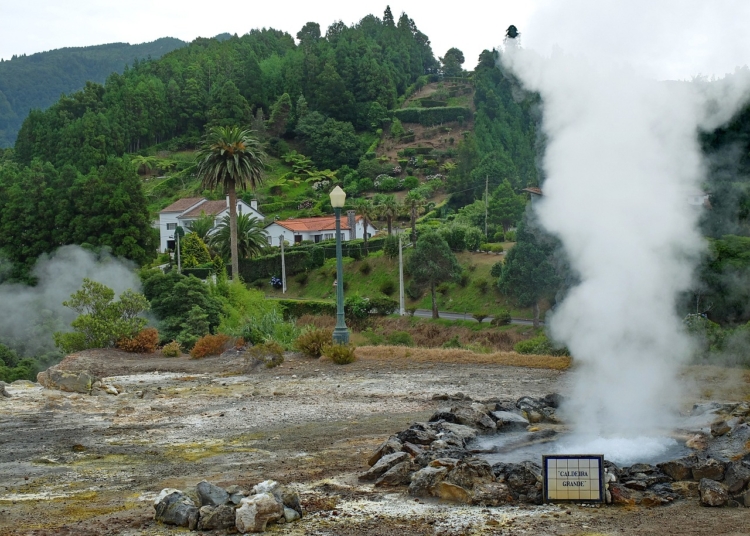 Cozido das Furnas, Polvo assado ou as doces Malassadas. Ir aos Açores é uma verdadeira perdição gastronómica