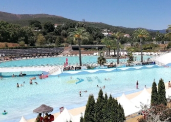 Visite a maior piscina de ondas do país e delicie-se com os sabores únicos da Serra da Lousã