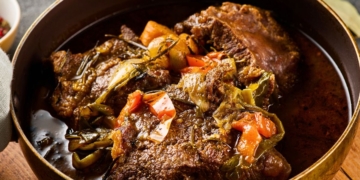 Receita de Bochechas de Porco ao Vinho Tinto