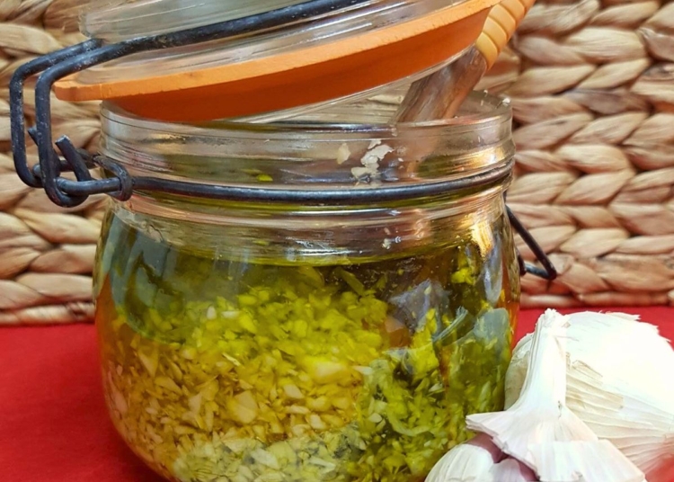 Receita de Azeite Aromatizado e Temperado
