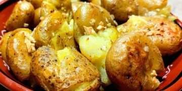 Receita de Batatas à Murro de forma mais simples e rápida