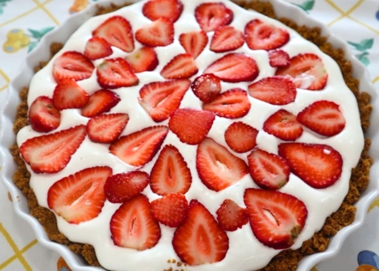 8 receitas doces para não deixar estragar os morangos